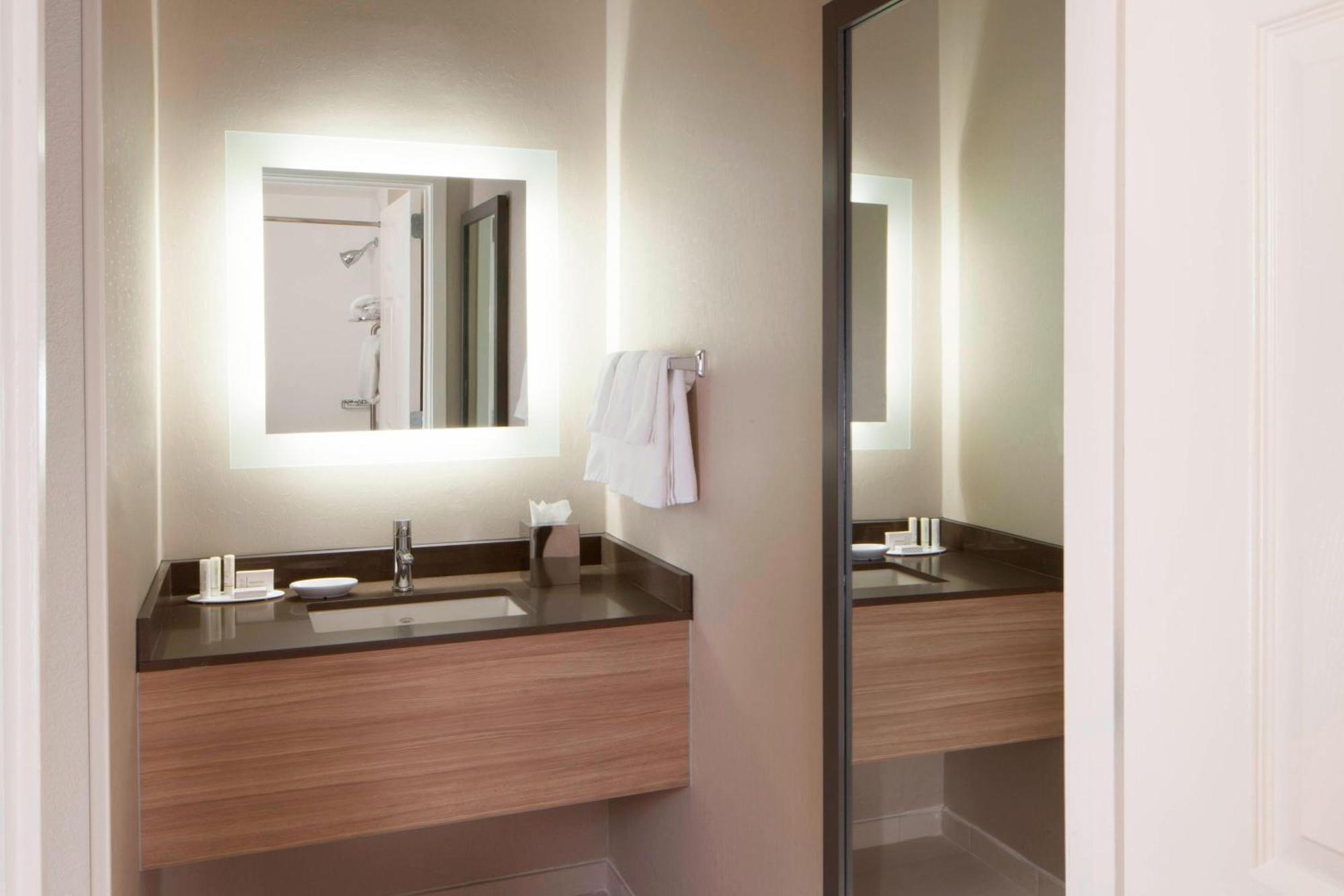 Springhill Suites By Marriott Atlanta Кенесоу Екстериор снимка