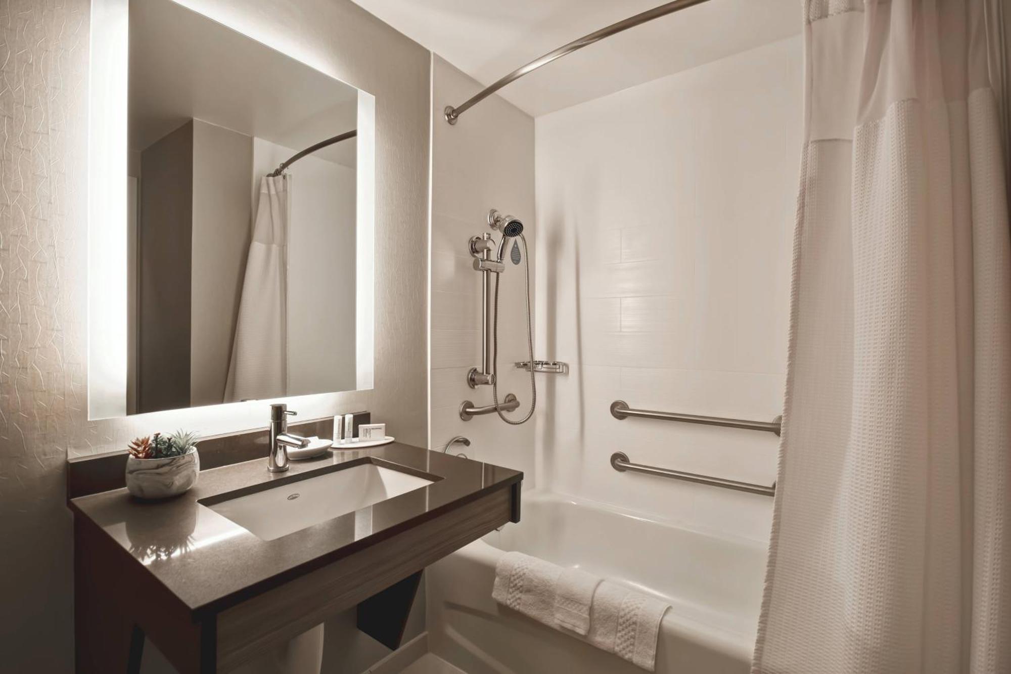 Springhill Suites By Marriott Atlanta Кенесоу Екстериор снимка
